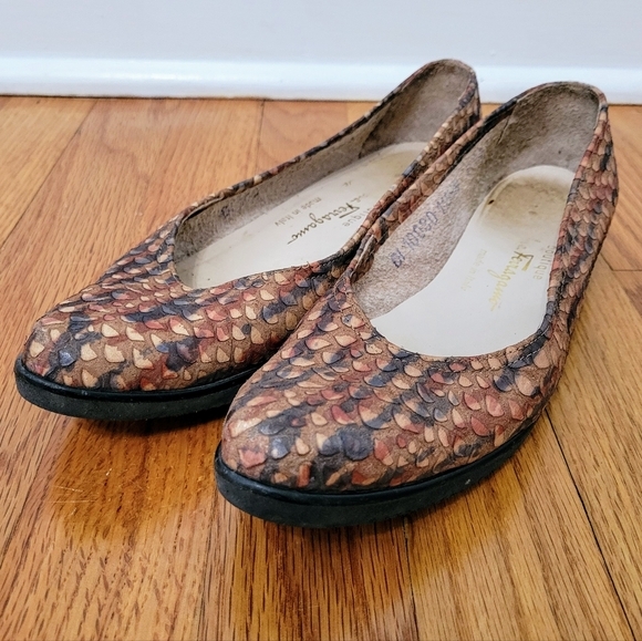 Salvatore Ferragamo Boutique Brown Leather Snakeskin Flats, Size 8 TRIPLE NARROW - Picture 1 of 11